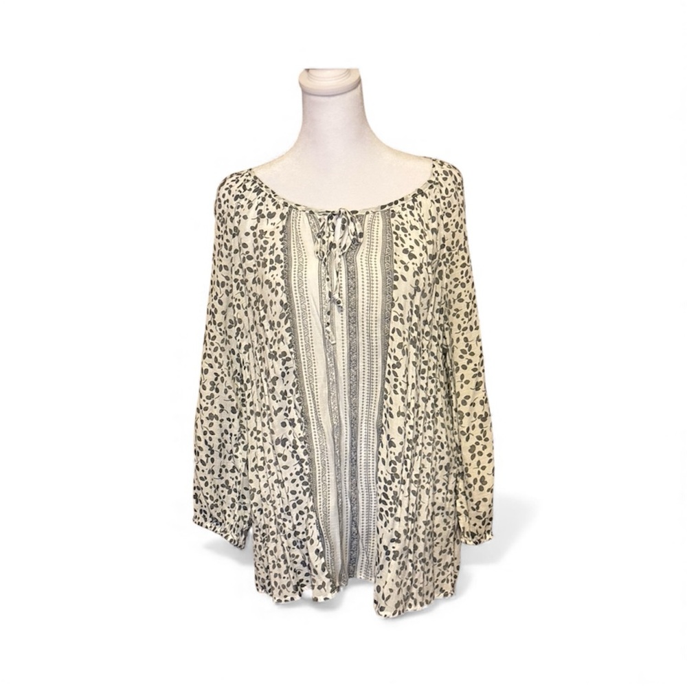 Como Vintage Cream and Black Patterned Blouse